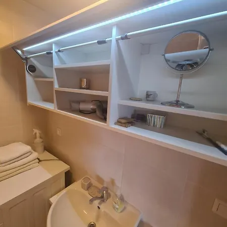 Geliu Apartamentai Butas